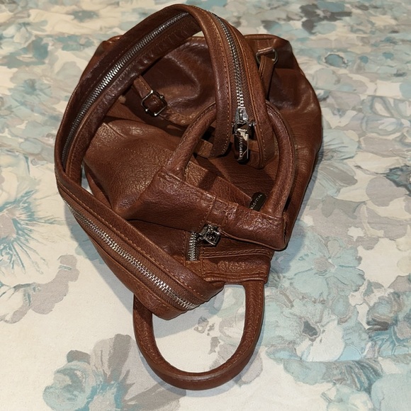 Made in Italy Leather Sling Zip Backpack Cognac Brown Luggage Tan Valentina EUC main image 10